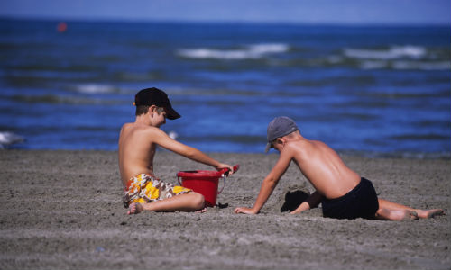 things to do before summer is over - go to the beach - Help! We've Got Kids