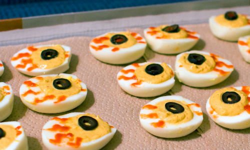 13 Non-Candy Halloween Treats | Help! We've Got Kids