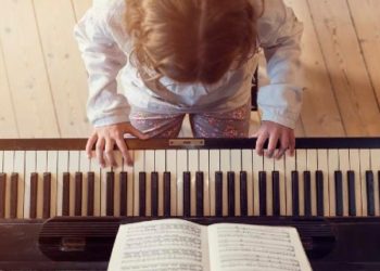 Elana Vinnik – Piano and Guitar Lessons