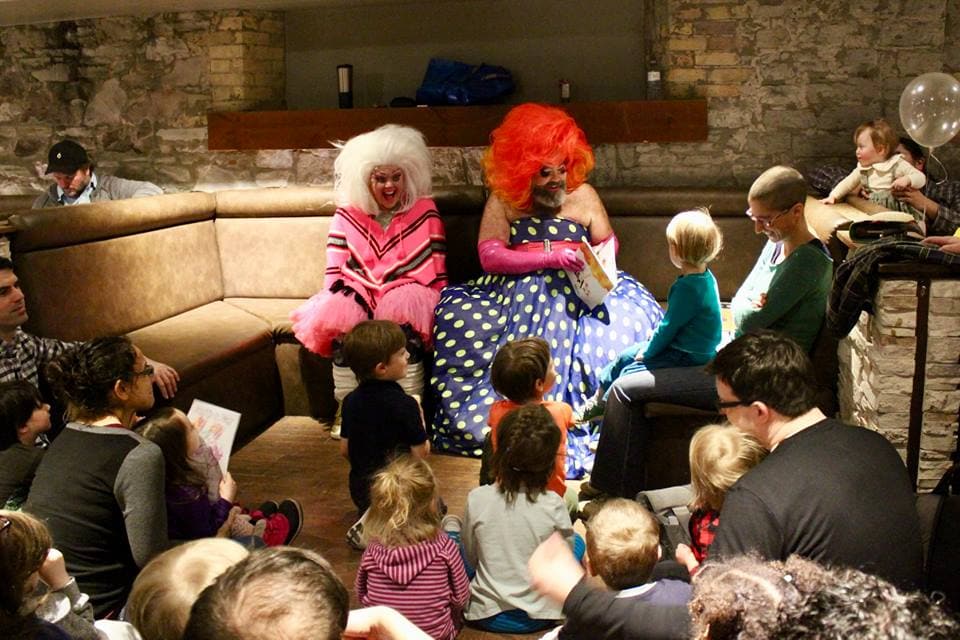 Fay & Fluffy reading to kids