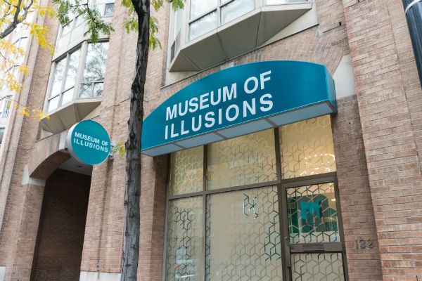 Museum of Illusions Toronto – exterior